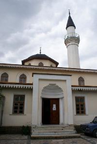 Самая старая мечеть города — Кебир-Джами (1508 г.)